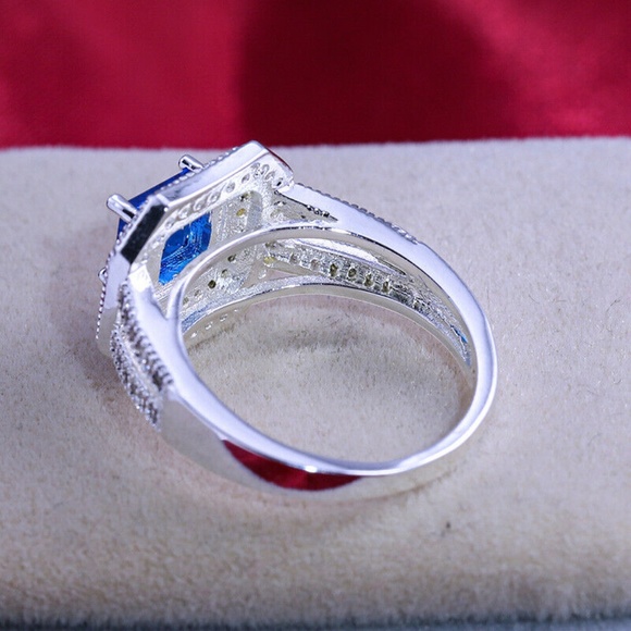 Elegant 925 Silver Blue Sapphire Ring New - Picture 5 of 6